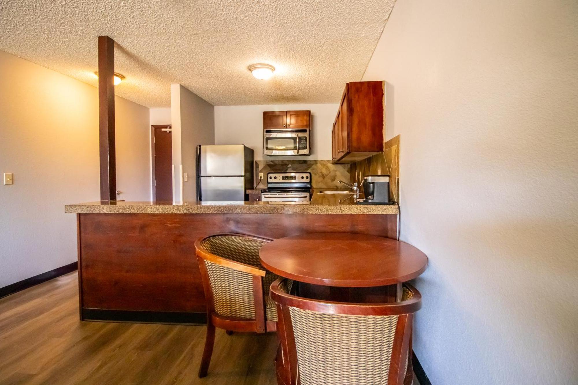 Red Lion Inn & Suites Vancouver Esterno foto