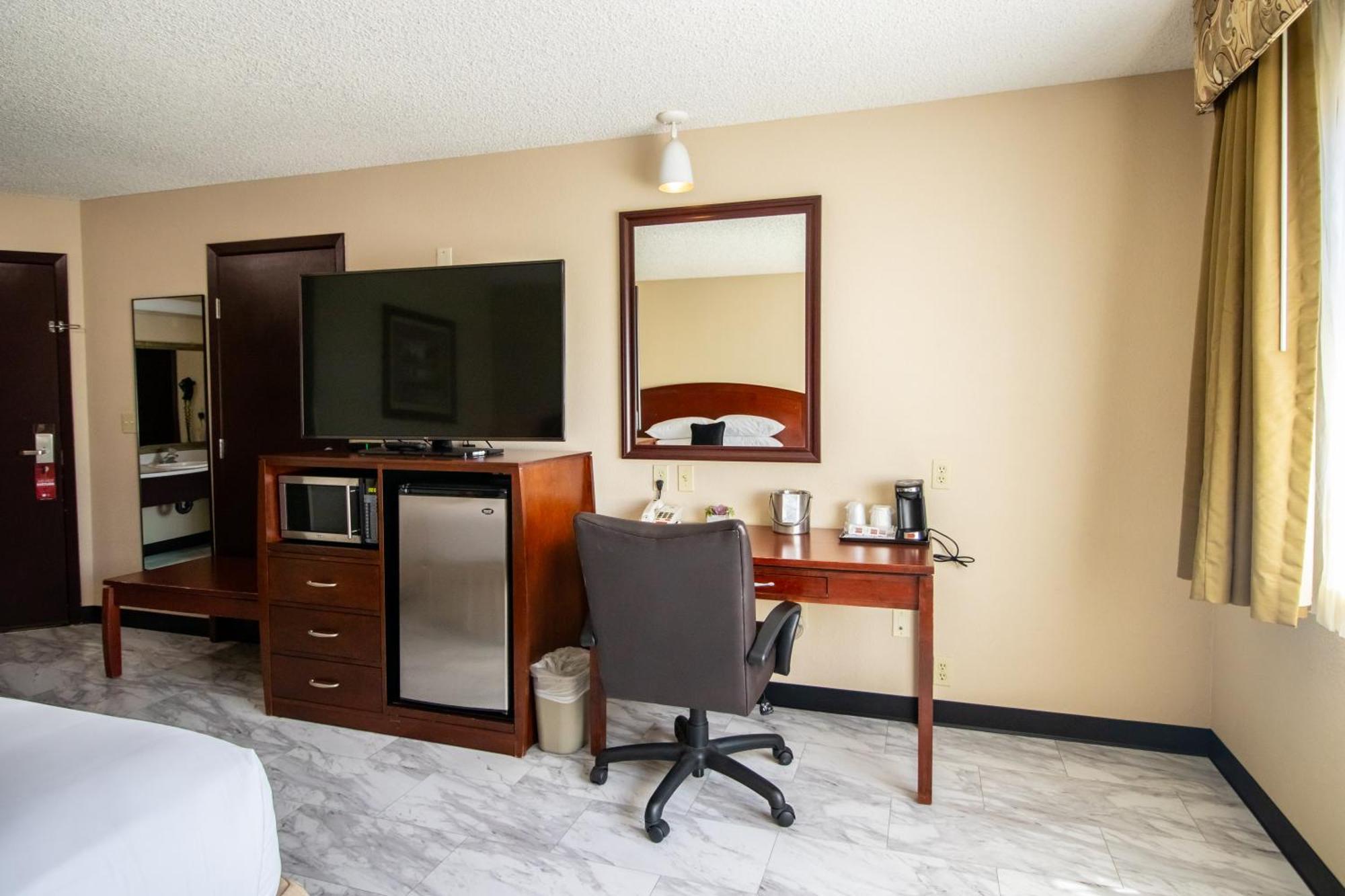 Red Lion Inn & Suites Vancouver Esterno foto