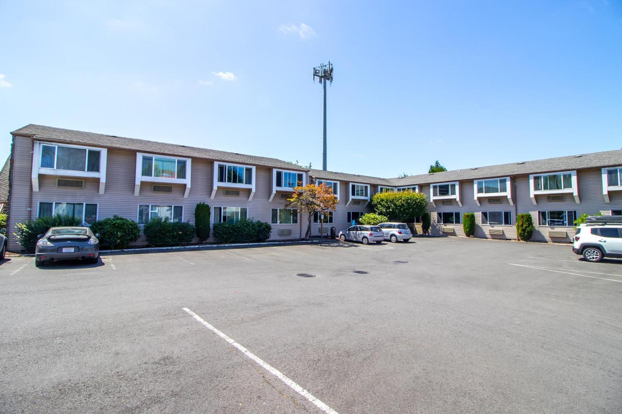 Red Lion Inn & Suites Vancouver Esterno foto